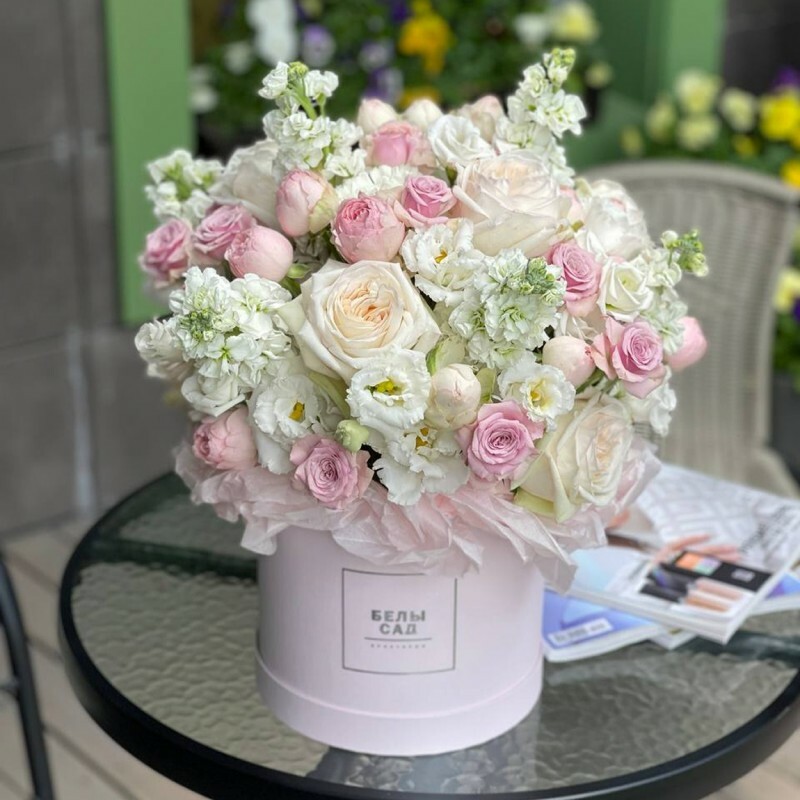 Аврора
Ароматная композиция в нежной гамме, в фирменной коробке (размер М) из садовых роз, эустомы и маттиолы.

Возможны замены в ассортименте.

Наличие уточняйте у специалистов